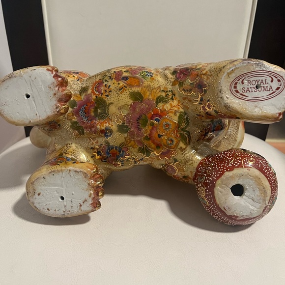 Royal Satsuma Ceramic Dog - Picture 2 of 3